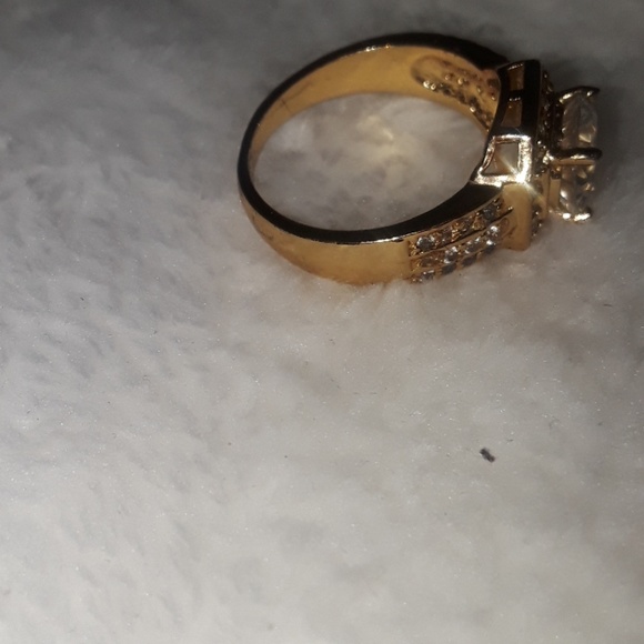 Gold plated Ring - Picture 7 of 8